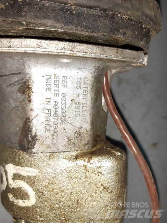 CAT 432D Kabīnes un interjers