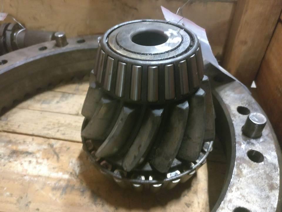 CAT 657B Transmisija