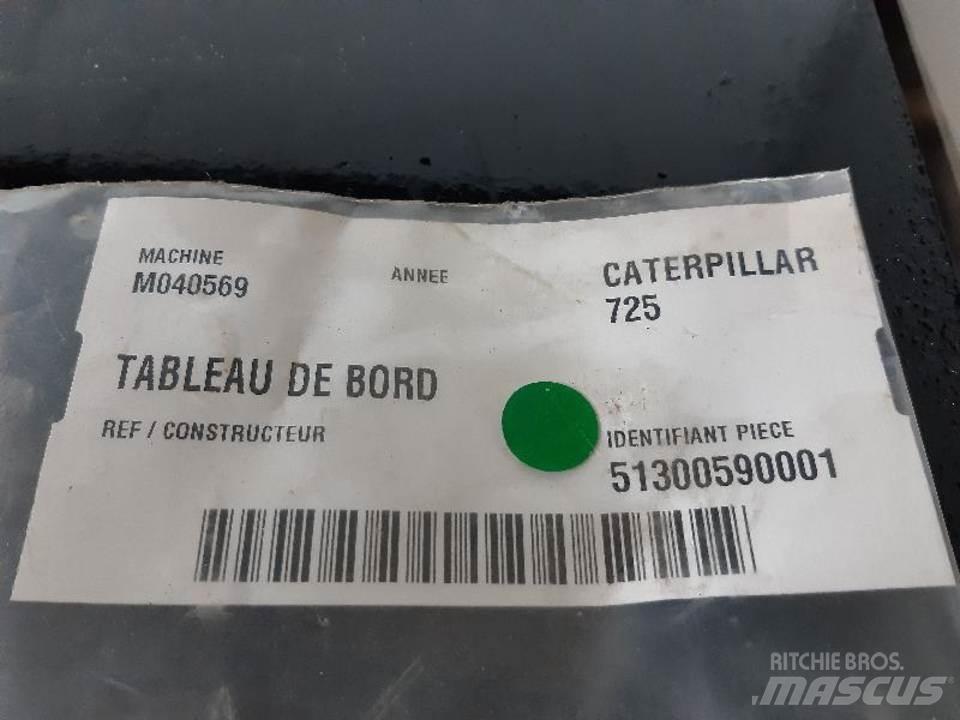 CAT 725 Kabīnes un interjers