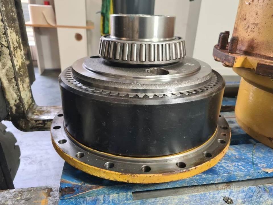 CAT 735 Transmisija