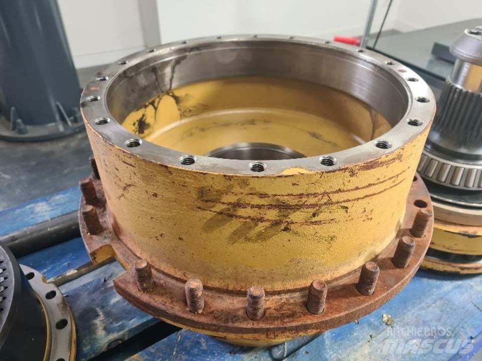 CAT 735 Transmisija