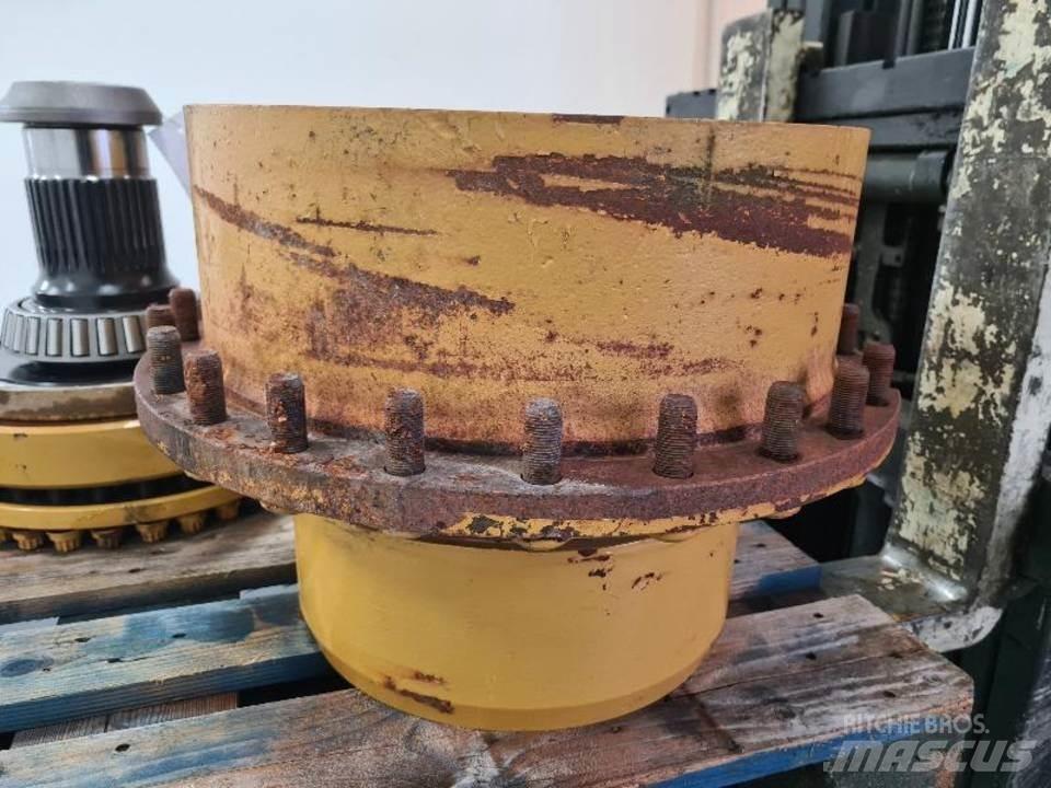 CAT 735 Transmisija
