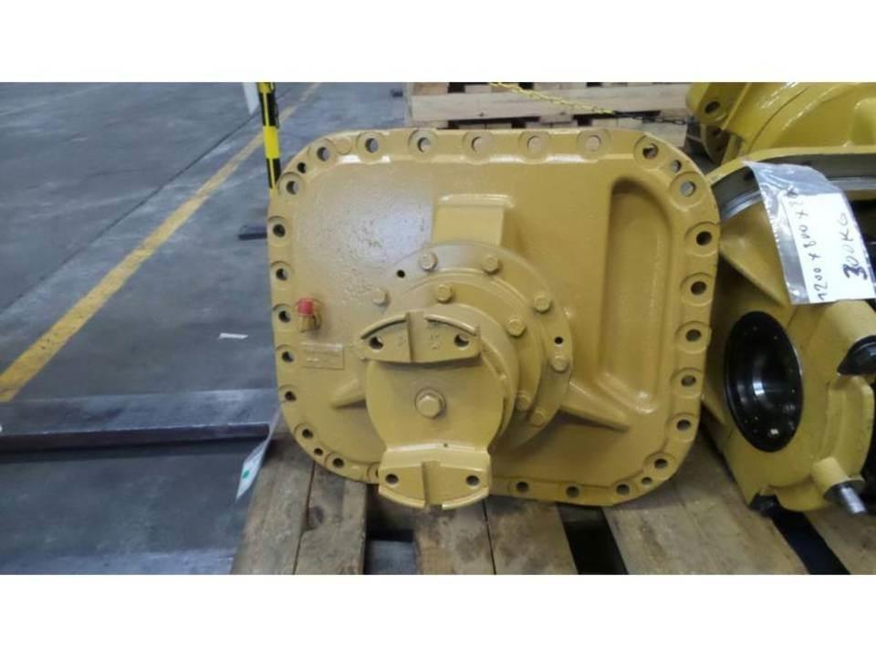 CAT 740 Transmisija