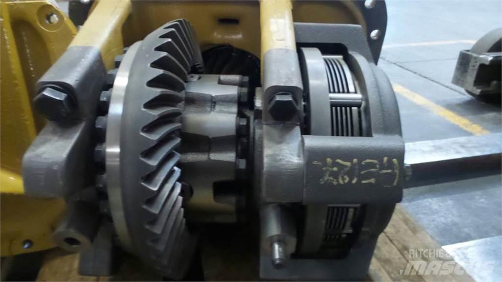 CAT 740 Transmisija