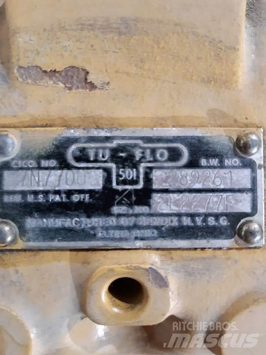 CAT 769C Dzinēji