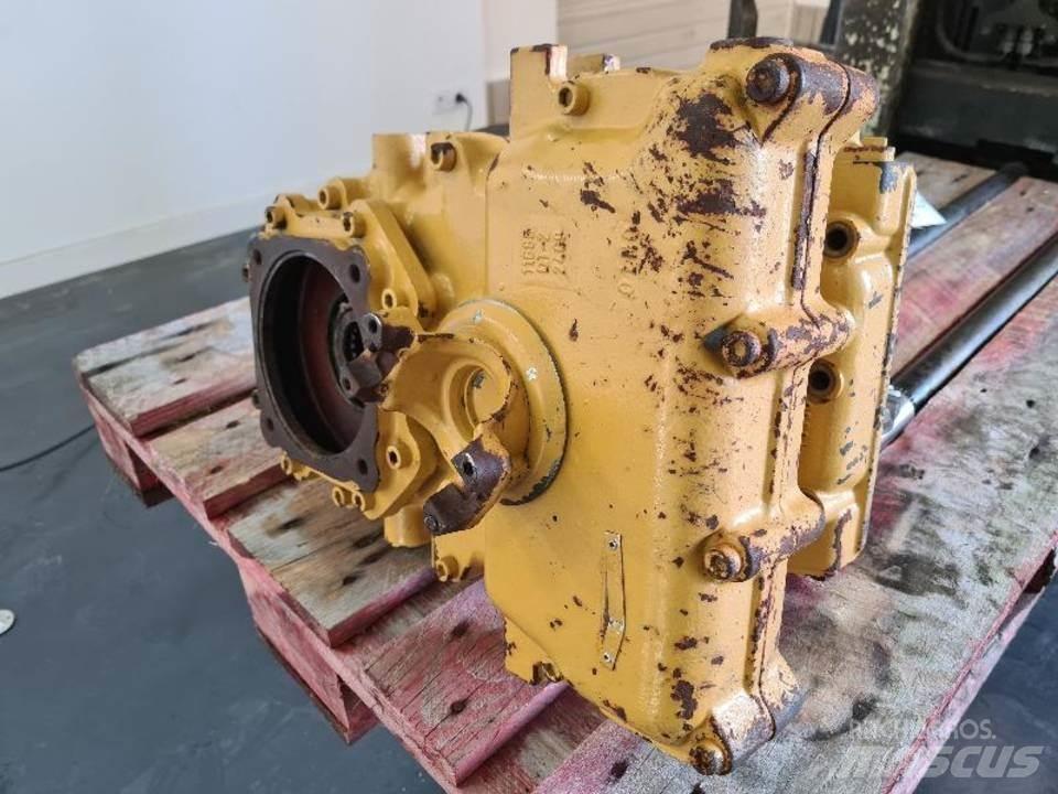 CAT 906H Transmisija