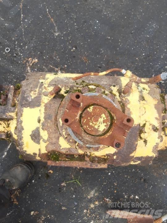 CAT 928F Transmisija