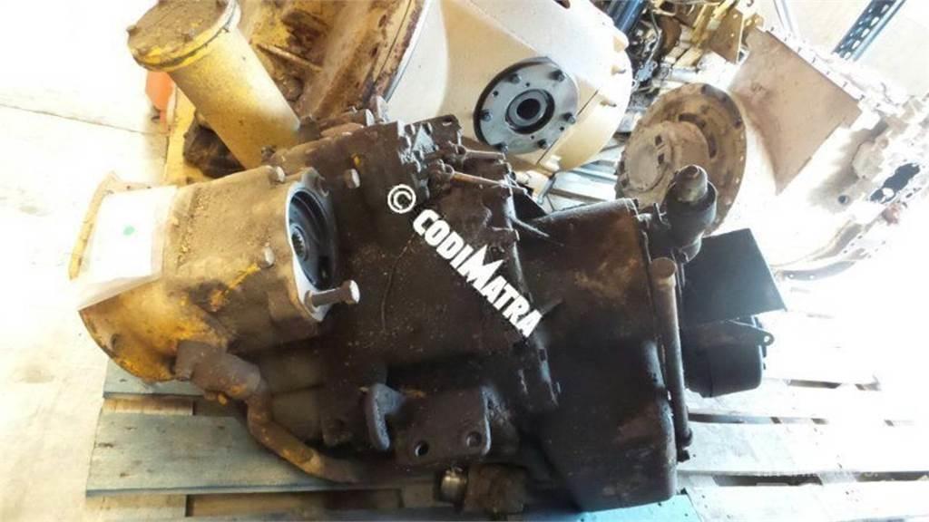 CAT 944A Transmisija