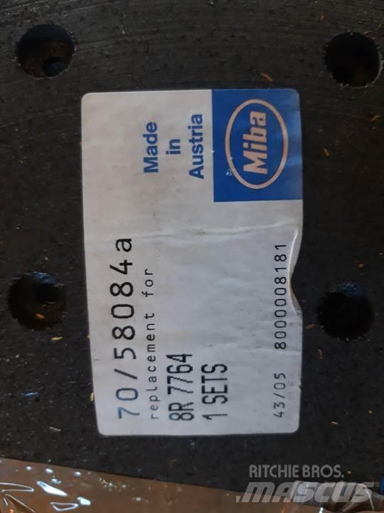 CAT 950 Sliedes, ķēdes un šasija