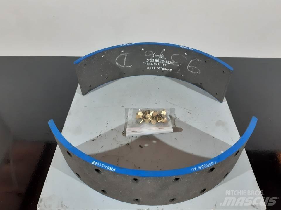 CAT 950 Sliedes, ķēdes un šasija