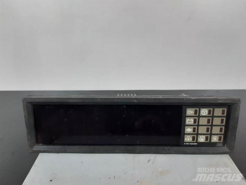 CAT 950F Kabīnes un interjers
