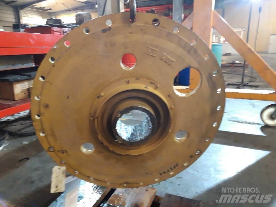 CAT 955K Transmisija