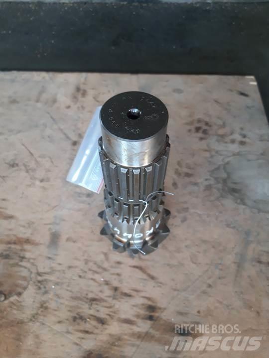 CAT 955L Transmisija