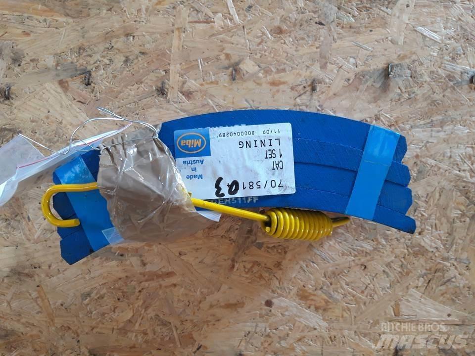 CAT 966D Sliedes, ķēdes un šasija