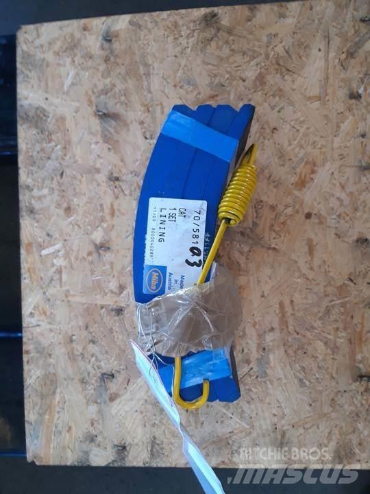 CAT 966D Sliedes, ķēdes un šasija