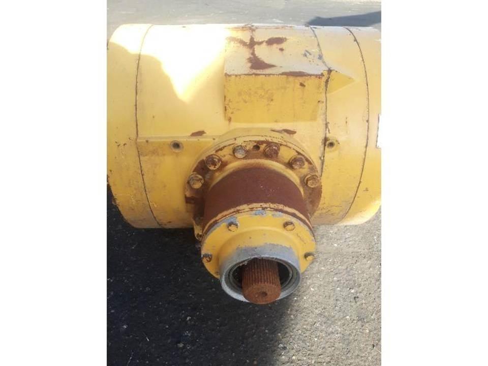 CAT 966H Transmisija
