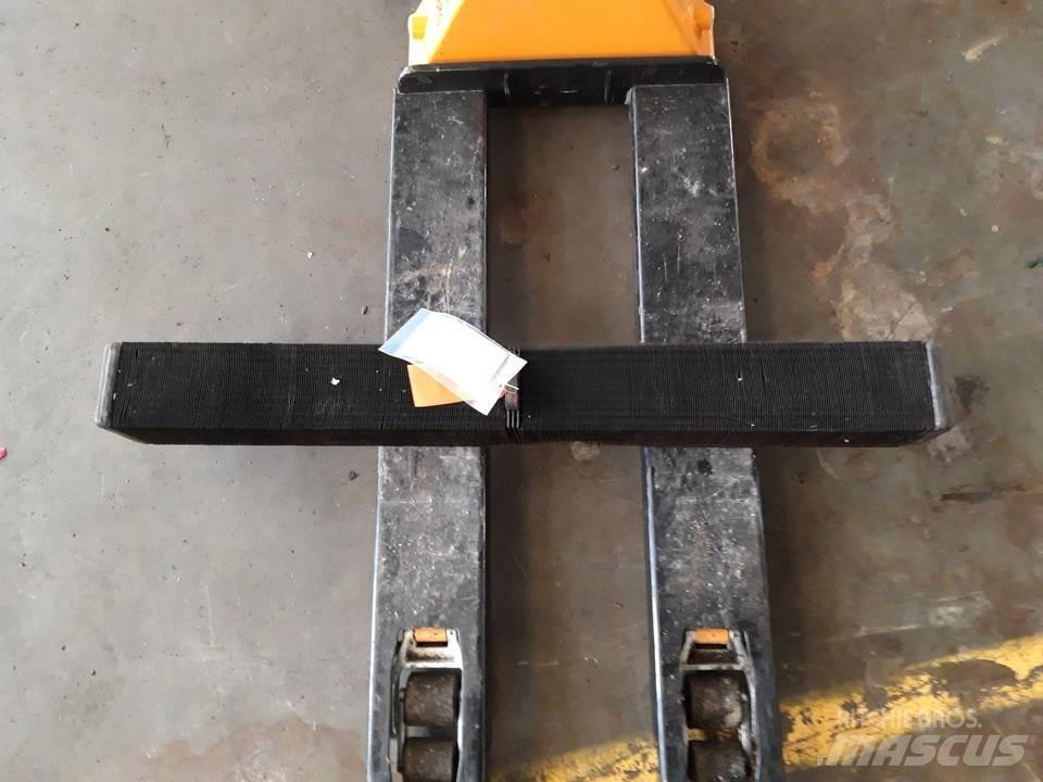 CAT 970F Dzinēji