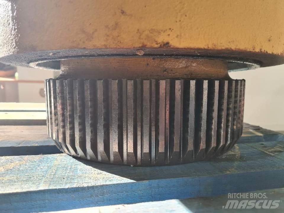 CAT 980F Transmisija