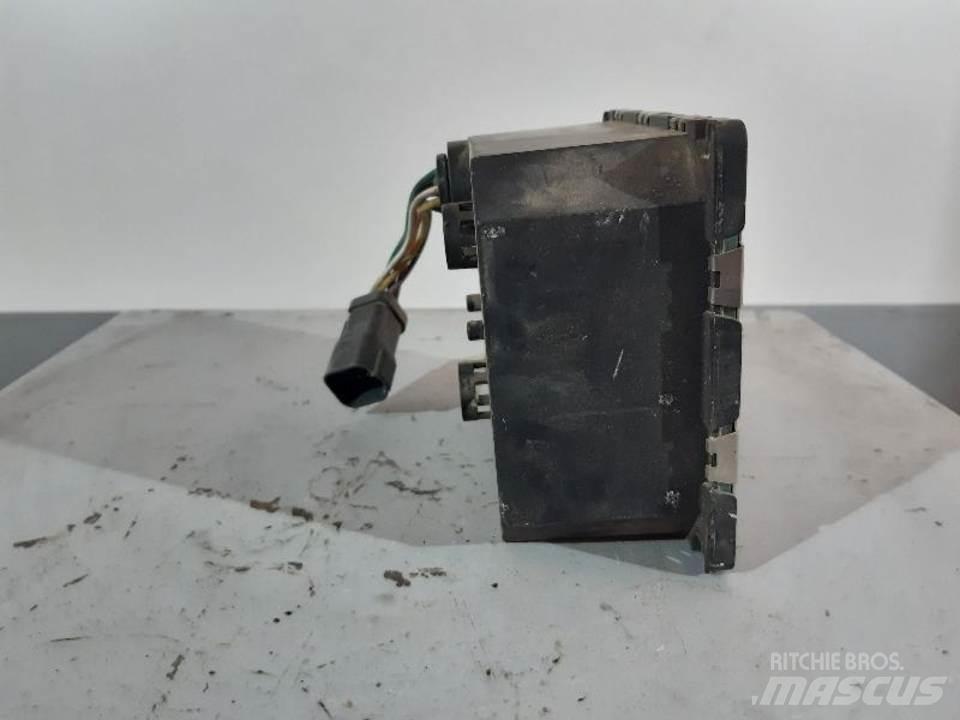 CAT 980GII Kabīnes un interjers