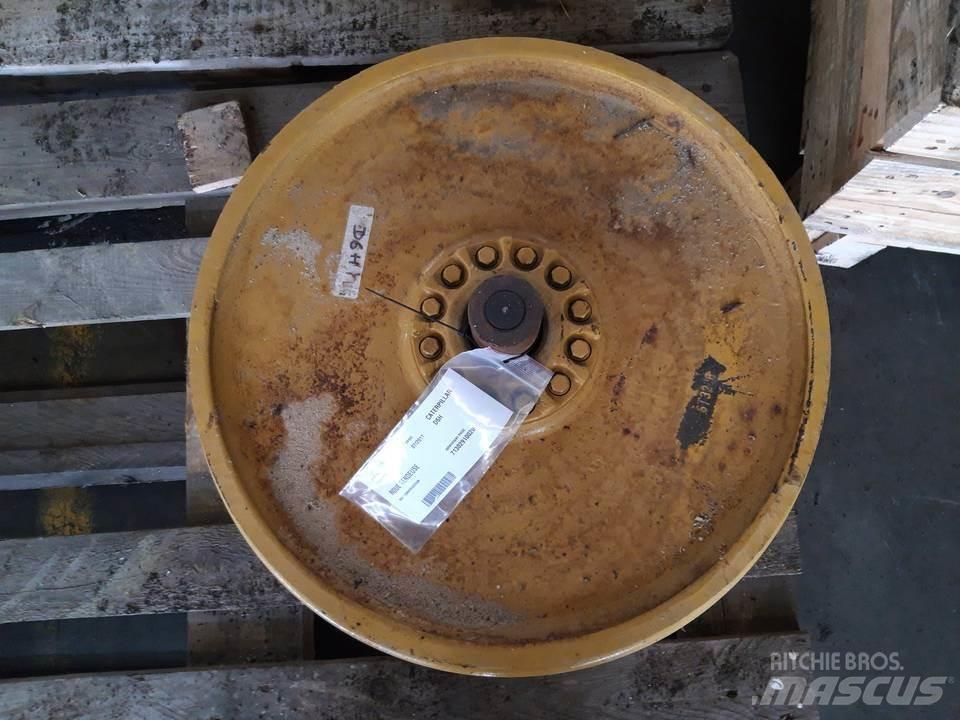 CAT D6H Sliedes, ķēdes un šasija