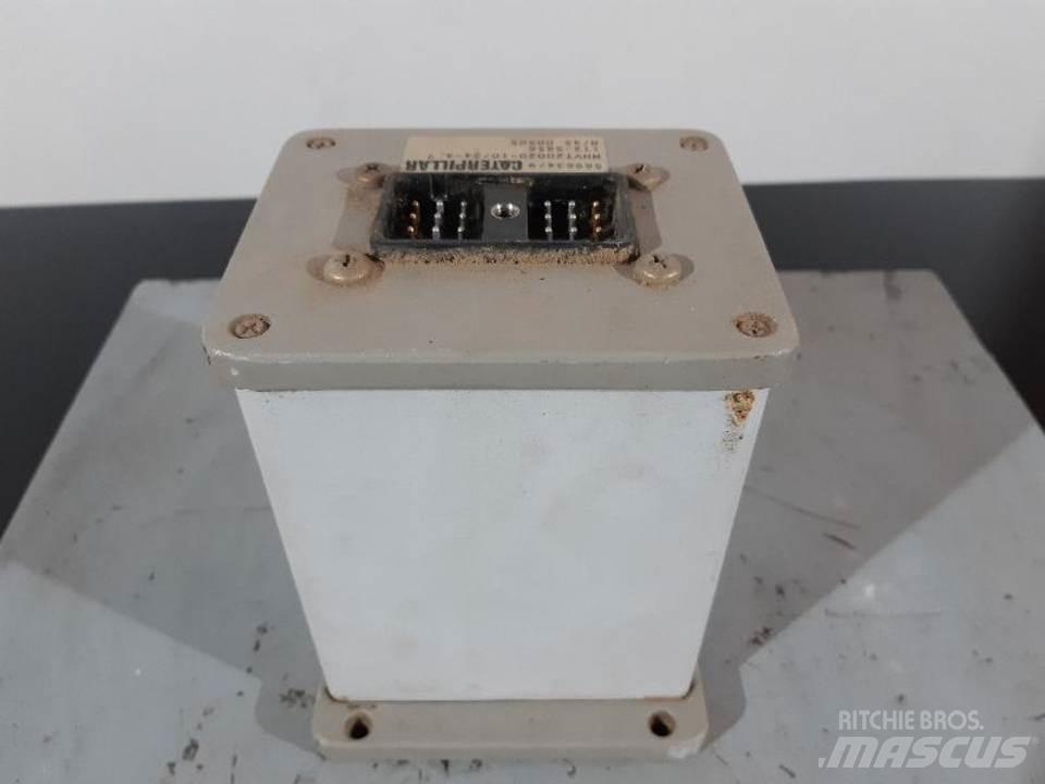 CAT M318 Kabīnes un interjers