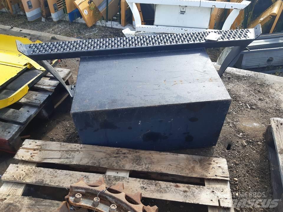 CAT M318C Kabīnes un interjers