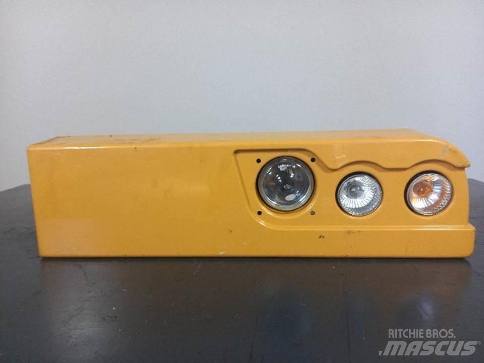 CAT M320F Kabīnes un interjers