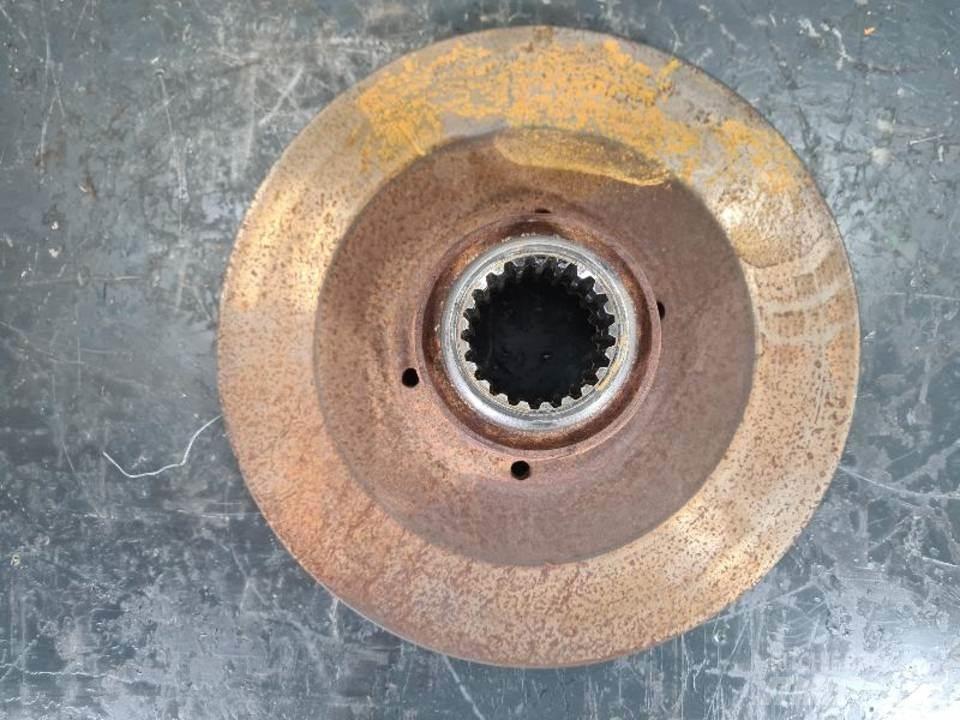 Volvo A25F Sliedes, ķēdes un šasija