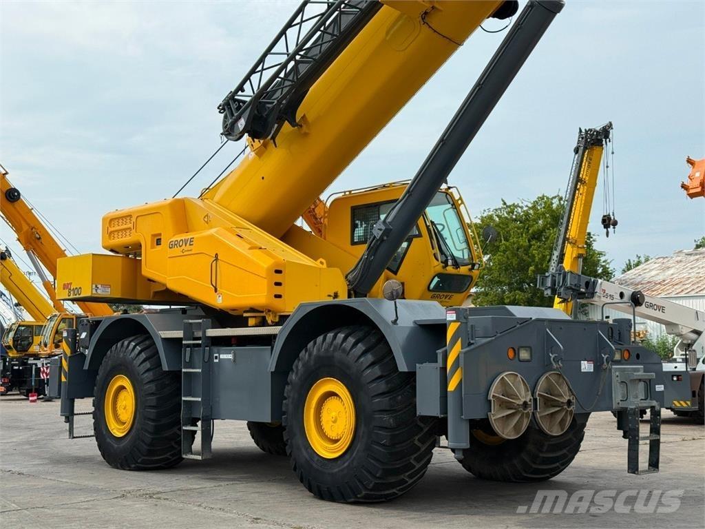 Grove GRT8100 Celtņi nelīdzenām virsmām