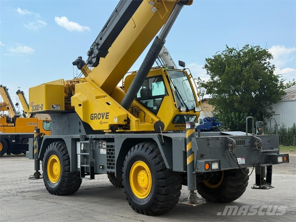 Grove RT530E-2 Celtņi nelīdzenām virsmām
