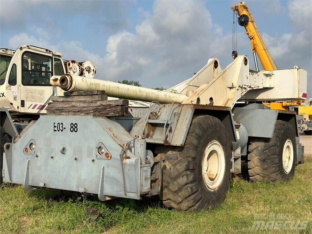 Terex RT 775 Celtņi nelīdzenām virsmām