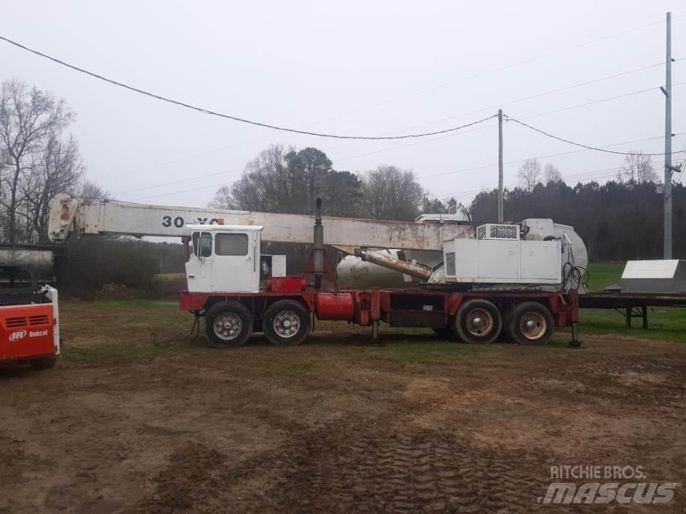 Bucyrus-Erie 30-XC Visurgājēji celtņi