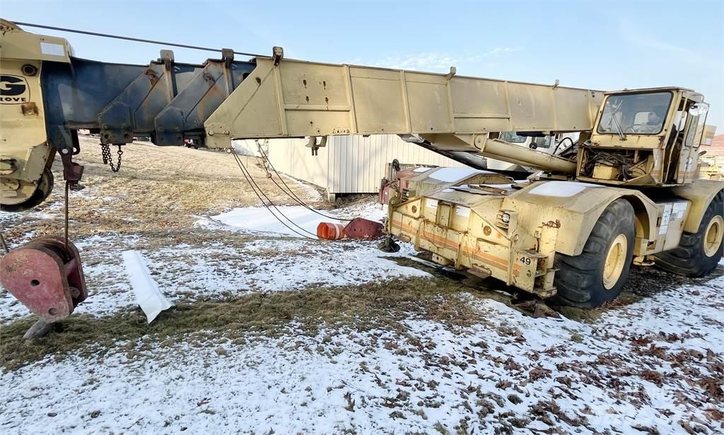 Grove RT65S Celtņi nelīdzenām virsmām