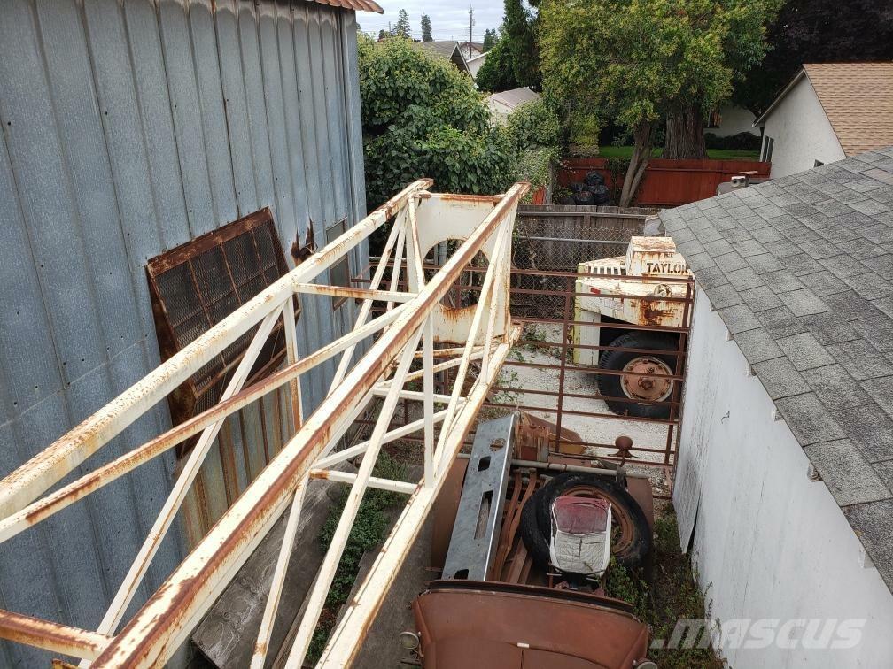 Lorain  Strēles un kausi