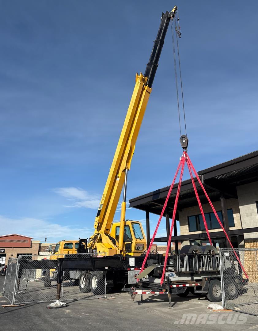 National 1400H Smagās mašīnas ar celtni