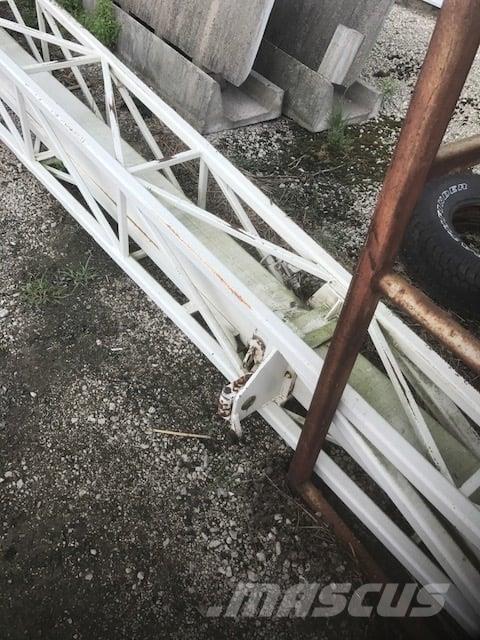 Terex  Strēles un kausi