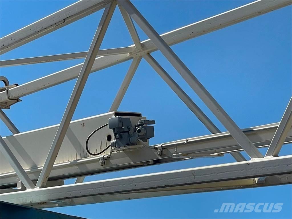Terex  Strēles un kausi