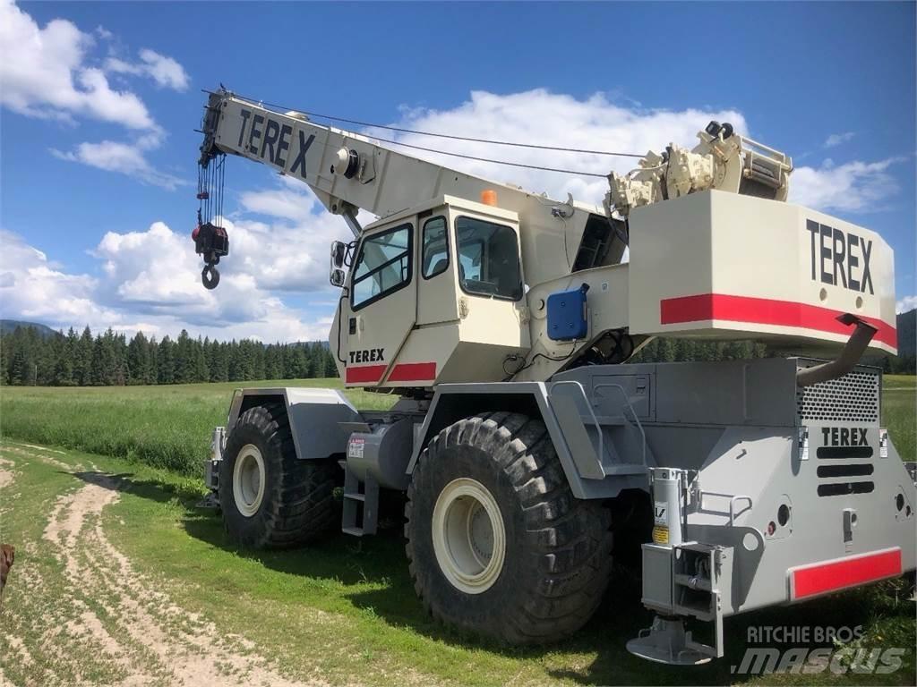 Terex RT 450 Celtņi nelīdzenām virsmām