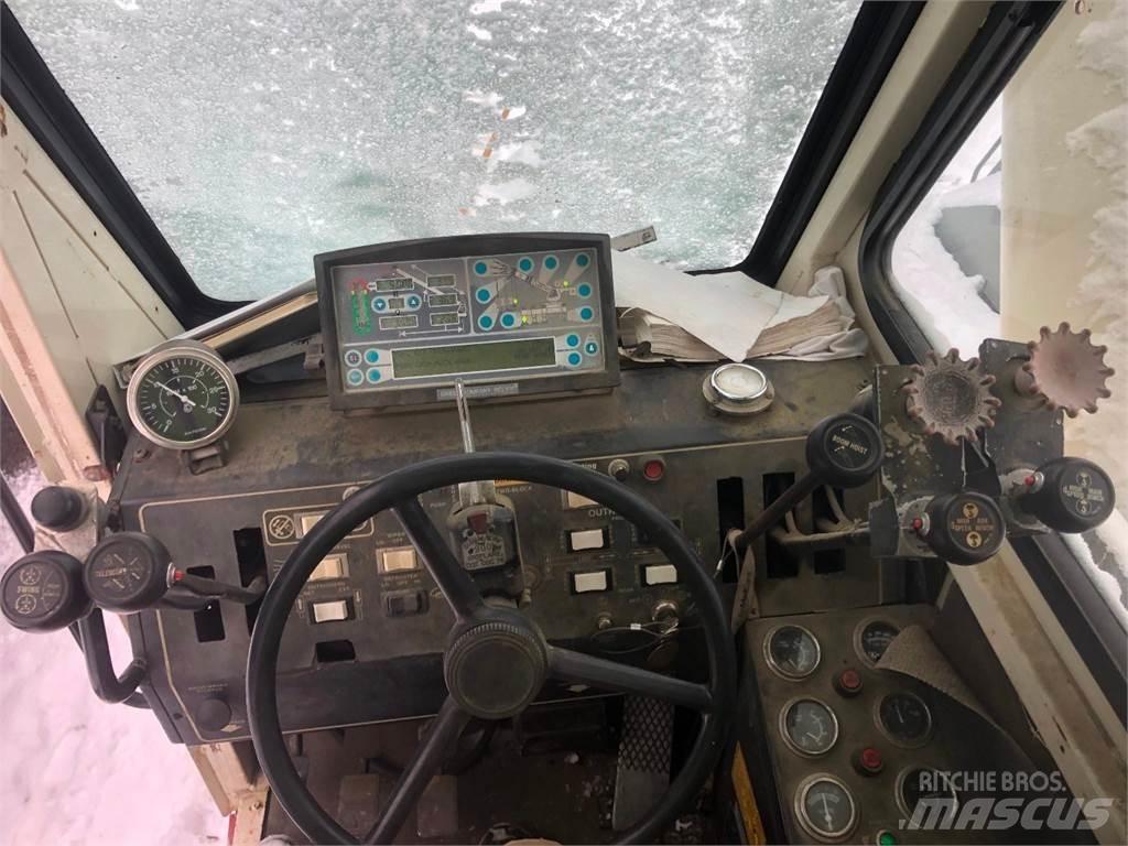 Terex RT 450 Celtņi nelīdzenām virsmām