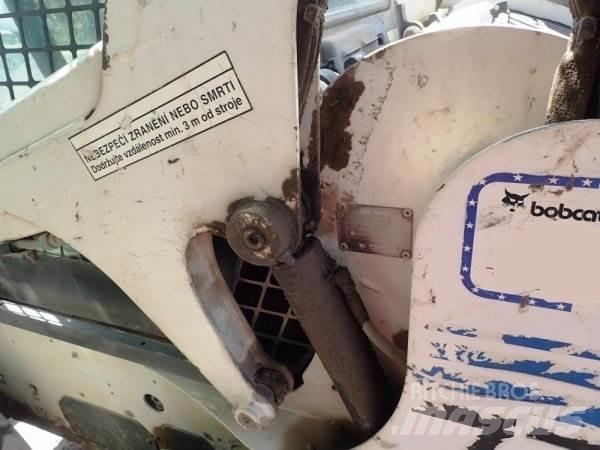 Bobcat 773 Lietoti riteņu kompaktiekrāvēji