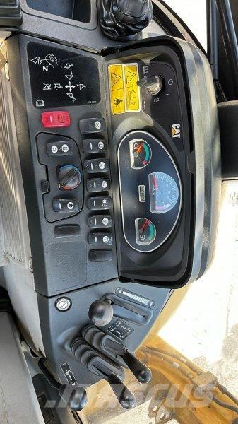 CAT 432 E Ekskavatori-iekrāvēji