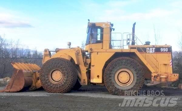 CAT 990 Iekrāvēji uz riteņiem