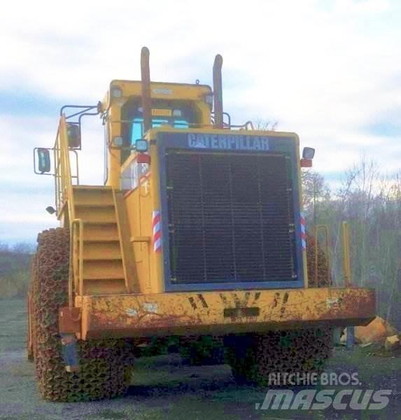 CAT 990 Iekrāvēji uz riteņiem