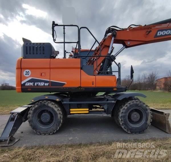 Doosan DX 170 W-7 Ekskavatori uz riteņiem