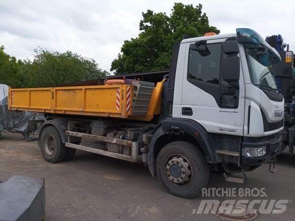 Iveco 150 EW Treileri ar āķi