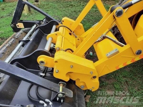 JCB 4CX +Piling Master Ekskavatori-iekrāvēji