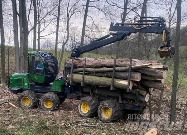 John Deere 1010 E Harvesteri