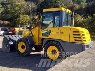 Komatsu WA 95 Iekrāvēji uz riteņiem