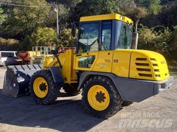 Komatsu WA 95 Iekrāvēji uz riteņiem