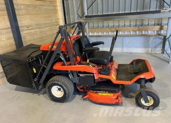 Kubota GZD15-II Mauriņa traktors